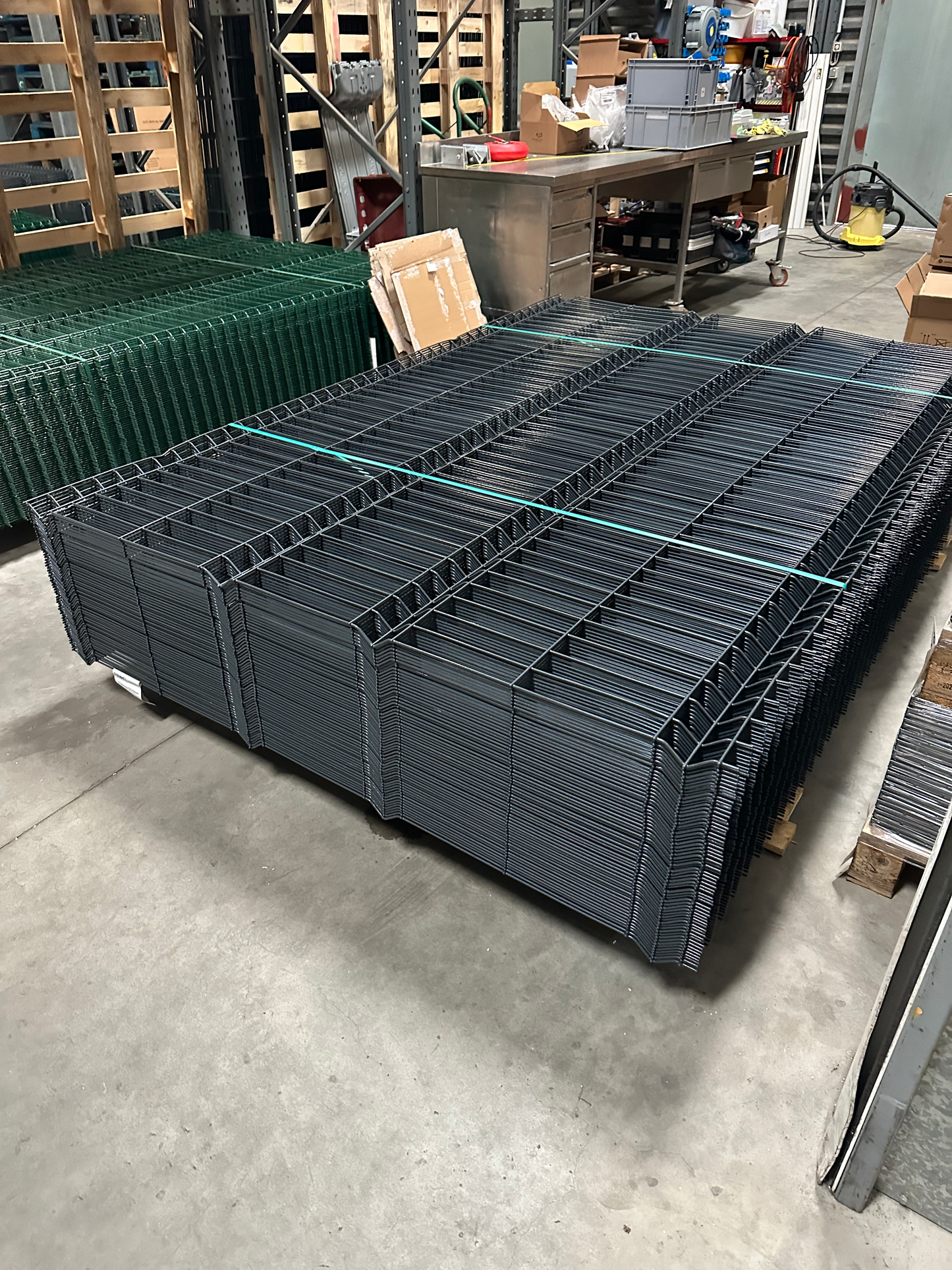 3D Einstabmattenzäune auf einer Palette